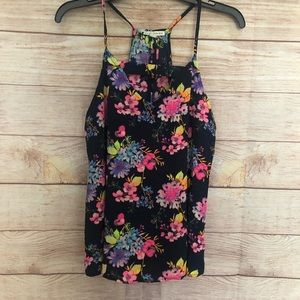 Floral tank 🌻free w/ bundle